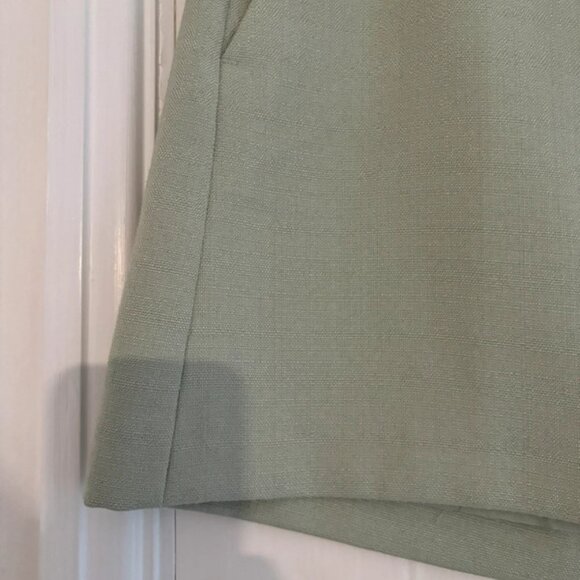 Rita Ora mini skirt - Picture 3 of 4